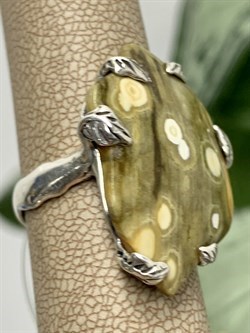 *Кольцо р.18 Океаническая Яшма Мадагаскар АРТ 1562-075  ВЕС 6,6 Г - фото 208723