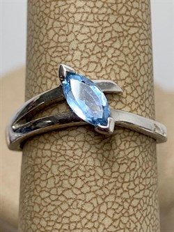 *Кольцо р.17,5 Голубой Топаз иск арт. CZ-R00117-X-W-BU-X-X-330 вес 3,05 г - фото 210192 *Кольцо р.17,5 Голубой Топаз иск арт. CZ-R00117-X-W-BU-X-X-330 вес 3,05 г - фото 210192