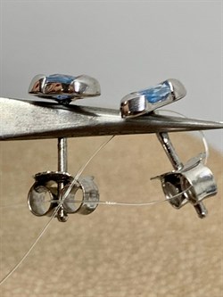 *Серьги Пусеты Голубой Топаз иск арт. CZ-E01018-X-W-BU-X-X-393 вес 1,20 г - фото 210199 *Серьги Пусеты Голубой Топаз иск арт. CZ-E01018-X-W-BU-X-X-393 вес 1,20 г - фото 210199