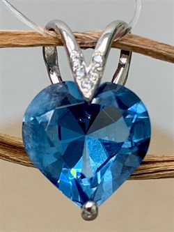 *Подвеска Сердце Топаз иск арт. П630-815СТС-216 вес 1,36 г - фото 219421