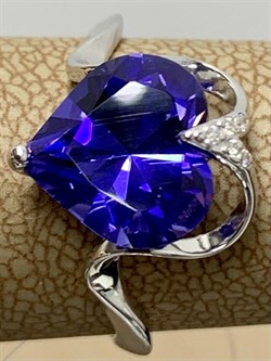 *Кольцо р.17,5 Сердце Танзанит иск арт. К630-815СТнз-308 вес 2,4 г - фото 220150 *Кольцо р.17,5 Сердце Танзанит иск арт. К630-815СТнз-308 вес 2,4 г - фото 220150