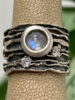 *Кольцо р.18,5 Адуляр Индия арт. MVR1458MS-469 Вес 9,59 г. - фото 221943 *Кольцо р.18,5 Адуляр Индия арт. MVR1458MS-469 Вес 9,59 г. - фото 221943