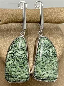 *Серьги Змеевик Серпентин арт. 37-СРР050-38-4.127П-1002300301541000 (вес 15,41 г) - фото 225379 *Серьги Змеевик Серпентин арт. 37-СРР050-38-4.127П-1002300301541000 (вес 15,41 г) - фото 225379