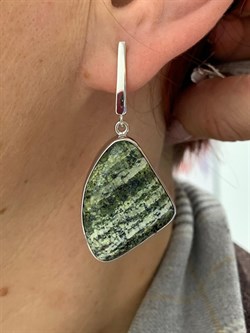 *Серьги Змеевик Серпентин арт. 37-СРР050-38-4.127П-1002302501715000 (вес 17,15 г) - фото 225388 *Серьги Змеевик Серпентин арт. 37-СРР050-38-4.127П-1002302501715000 (вес 17,15 г) - фото 225388