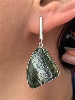 *Серьги Змеевик Серпентин арт. 37-СРР050-38-4.127П-1002302701676000 (вес 16,76 г) - фото 225395 *Серьги Змеевик Серпентин арт. 37-СРР050-38-4.127П-1002302701676000 (вес 16,76 г) - фото 225395