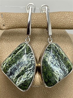 *Серьги Змеевик Серпентин арт. 37-СРР050-38-4.127П-1002302701676000 (вес 16,76 г) - фото 225401 *Серьги Змеевик Серпентин арт. 37-СРР050-38-4.127П-1002302701676000 (вес 16,76 г) - фото 225401