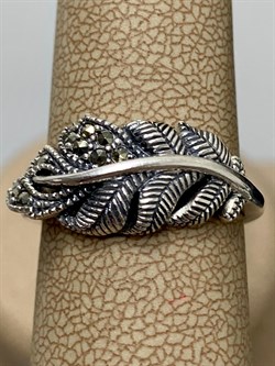 *Кольцо р.17,5 Перышко Марказит арт. MR02342-268 Вес 3,95 г - фото 227901 *Кольцо р.17,5 Перышко Марказит арт. MR02342-268 Вес 3,95 г - фото 227901