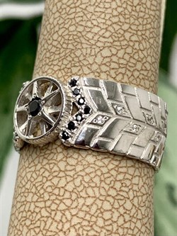 *Кольцо р.18,5 Черный Фианит арт. 310084-216р-979 (Вес 5,16 г) - фото 228398 *Кольцо р.18,5 Черный Фианит арт. 310084-216р-979 (Вес 5,16 г) - фото 228398