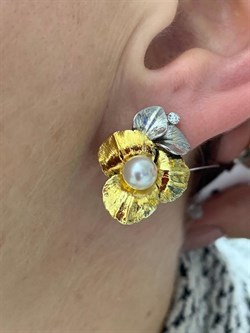 *Серьги иск Белый Жемуг арт. С-1361006рзк80400-060 (Вес 7,87 г) - фото 229651