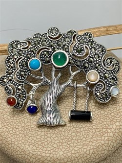 *Брошь-Кулон Дерево Жизни Марказит Бирюза Лазурит Оникс Перламутр Сердолик Зеленый Агат арт. HB622-040 (вес 8,99 г) - фото 235927