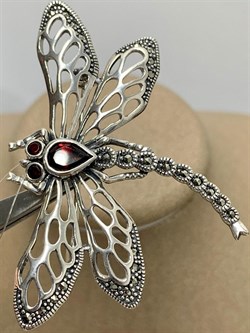 *Брошь Кулон Стрекоза Микс Марказит Гранат Пироп арт. HB782-612 вес 8,68 г - фото 236180