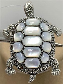 *Брошь Кулон Черепаха Микс Марказит Белый Перламутр арт. HB274-979 вес 11,6 г - фото 236195 *Брошь Кулон Черепаха Микс Марказит Белый Перламутр арт. HB274-979 вес 11,6 г - фото 236195