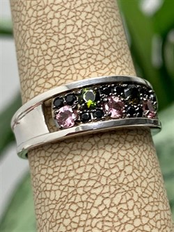 *Кольцо р.18 Орхидея Микс Турмалин Шпинель арт. К1010Ю/Ag-607/1/3/4-884 вес 2,8 г - фото 238400 *Кольцо р.18 Орхидея Микс Турмалин Шпинель арт. К1010Ю/Ag-607/1/3/4-884 вес 2,8 г - фото 238400