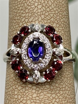 *Кольцо р.20 Орхидея Микс Иолит Родолит арт. К1618Ю/Ag-617/39-967 вес 3,43 г - фото 240427 *Кольцо р.20 Орхидея Микс Иолит Родолит арт. К1618Ю/Ag-617/39-967 вес 3,43 г - фото 240427