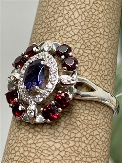 *Кольцо р.20 Орхидея Микс Иолит Родолит арт. К1618Ю/Ag-617/39-967 вес 3,43 г - фото 240428 *Кольцо р.20 Орхидея Микс Иолит Родолит арт. К1618Ю/Ag-617/39-967 вес 3,43 г - фото 240428