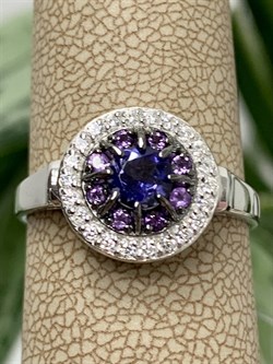 *Кольцо р.18,5 Орхидея Иолит Африка арт. К1624Ю/Ag-617/13/14-935 вес 2,58 г - фото 240951 *Кольцо р.18,5 Орхидея Иолит Африка арт. К1624Ю/Ag-617/13/14-935 вес 2,58 г - фото 240951