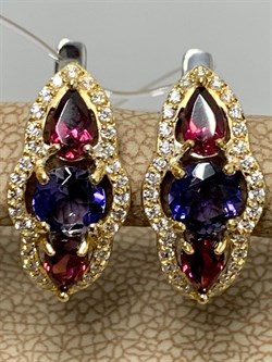 *Серьги Микс Иолит Родолит арт. С1616Ю/Ag-617/39ПОЗ-937 вес 3,56 г - фото 241161 *Серьги Микс Иолит Родолит арт. С1616Ю/Ag-617/39ПОЗ-937 вес 3,56 г - фото 241161