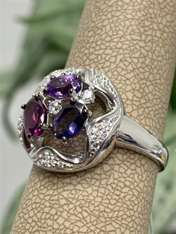 *Кольцо р.19,5 Фиалка Микс Иолит Родолит Аметист арт. К1627Ю/Ag-617/14/39-772 вес 4,77 г - фото 241172 *Кольцо р.19,5 Фиалка Микс Иолит Родолит Аметист арт. К1627Ю/Ag-617/14/39-772 вес 4,77 г - фото 241172