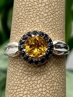 *Кольцо р.18 Микс Цитрин Черная Шпинель арт. К1267/Ag-607/31-819 вес 2,14 г - фото 241449