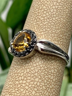 *Кольцо р.18 Микс Цитрин Черная Шпинель арт. К1267/Ag-607/31-819 вес 2,14 г - фото 241451