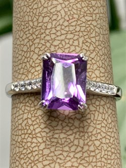 *Кольцо р.19 Аметист Урал арт. К1270/Ag-617/14-528 вес 2,24 г - фото 242132