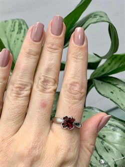 *Кольцо р.18 Гранат Мозамбик арт. К1262/Ag-607/11-872 вес около 2 г - фото 242488 *Кольцо р.18 Гранат Мозамбик арт. К1262/Ag-607/11-872 вес около 2 г - фото 242488