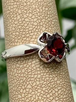 *Кольцо р.18 Гранат Мозамбик арт. К1262/Ag-607/11-872 вес около 2 г - фото 242491 *Кольцо р.18 Гранат Мозамбик арт. К1262/Ag-607/11-872 вес около 2 г - фото 242491