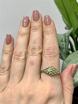 *Кольцо р.19,5 Хризолит Мурманск арт. К1024Ю/Ag-607/15-013 вес 2,32 г - фото 244553