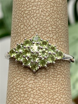 *Кольцо р.19,5 Хризолит Мурманск арт. К1024Ю/Ag-607/15-013 вес 2,32 г - фото 244560