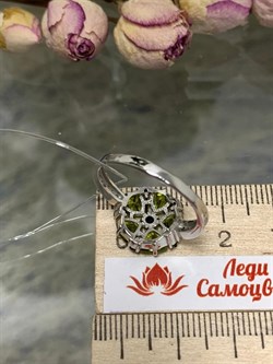 *Кольцо р.18 Орхидея Хризолит арт. К1154Ю/Ag-609/1/15-492 вес 3,18 г - фото 244657