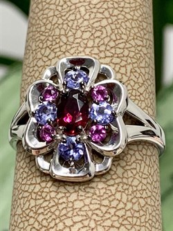 *Кольцо р.19 Орхидея Микс Родолит Танзанит арт. К1222Ю/Ag-607/8/9-170 вес 2,82 г - фото 245643