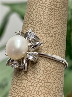 *Кольцо р.18,5 Белый Жемчуг д.8*8,5мм арт. 1.0372.0.b-509 Вес 3,05 г - фото 249588