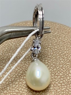 *Кулон Карабин Открывается Белый Жемчуг д.8*8,5мм арт. 3.1112.h.d-249 Вес 1,56 г - фото 250196