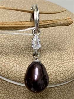 *Кулон Карабин Открывается Черный Жемчуг д.8,5*9мм арт. 3.1112.n.d-925 Вес 1,73 г - фото 250231 *Кулон Карабин Открывается Черный Жемчуг д.8,5*9мм арт. 3.1112.n.d-925 Вес 1,73 г - фото 250231