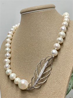 *Ожерелье Перо р.45 д.7*8 д.11,5*12 Белый Жемчуг арт. 9.0232.0.c-668 Вес 37,75 г - фото 250522