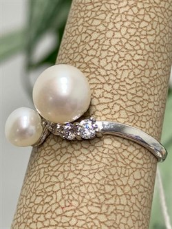 *Кольцо р.17 Белый Жемчуг д.5*5,5 д.7,5*8мм арт. 1.0383.0.b-526 Вес 2,1 г - фото 250554