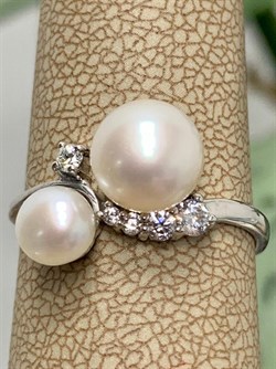 *Кольцо р.17 Белый Жемчуг д.5*5,5 д.7,5*8мм арт. 1.0383.0.b-526 Вес 2,1 г - фото 250555