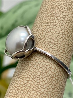 *Кольцо р.19 Серебристый Жемчуг д.10,5*11мм арт. 1.0093.0.b-461 Вес 3,03 г - фото 251486 *Кольцо р.19 Серебристый Жемчуг д.10,5*11мм арт. 1.0093.0.b-461 Вес 3,03 г - фото 251486