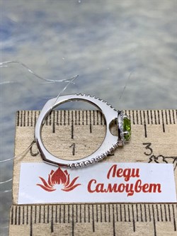 *Кольцо р.18 Хризолит арт. SW-R10737-X-W-S-X-W-856 вес 2,50 г - фото 253766