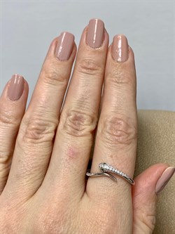 *Кольцо р.19 Фианит Змейка арт CZ-R01886-X-W-NCE-X-W-574 вес 1,61 г - фото 253856