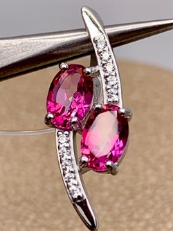 *Подвеска Поцелуйчик Розовый Топаз арт. 03-3259/00ТР-00-353 вес 1,1 г - фото 256216 *Подвеска Поцелуйчик Розовый Топаз арт. 03-3259/00ТР-00-353 вес 1,1 г - фото 256216