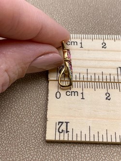 *Подвеска Поцелуйчик Розовый Топаз арт. 03-3259/00ТР-80-737 вес 1,11 г - фото 256262 *Подвеска Поцелуйчик Розовый Топаз арт. 03-3259/00ТР-80-737 вес 1,11 г - фото 256262