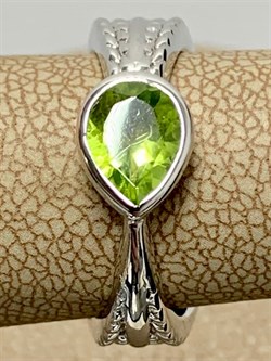 *Кольцо р.18,5 Хризолит арт. SM-R02900-X-W-S-X-X-876 вес 6,85 г - фото 257588 *Кольцо р.18,5 Хризолит арт. SM-R02900-X-W-S-X-X-876 вес 6,85 г - фото 257588
