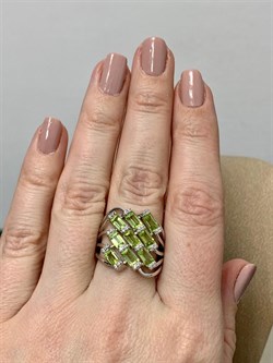 *Кольцо р.18 Хризолит арт. SM-R02914-X-W-SO-X-W-249 вес 6,21 г - фото 257677 *Кольцо р.18 Хризолит арт. SM-R02914-X-W-SO-X-W-249 вес 6,21 г - фото 257677