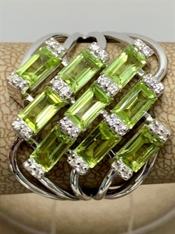 *Кольцо р.18 Хризолит арт. SM-R02914-X-W-SO-X-W-249 вес 6,21 г - фото 257682 *Кольцо р.18 Хризолит арт. SM-R02914-X-W-SO-X-W-249 вес 6,21 г - фото 257682