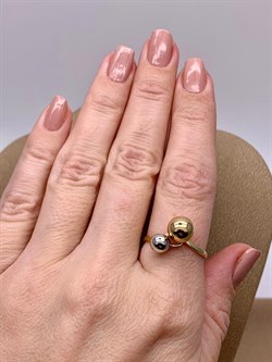 *Кольцо р.19 Шары цв Белое цв Лимонное арт. 01-5250-00-000-1121-42-176 вес 2,39 г - фото 258240