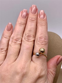 *Кольцо р.18 Шары цв Белое цв Лимонное арт. 01-5250-00-000-1121-42-282 вес 2,28 г - фото 258253