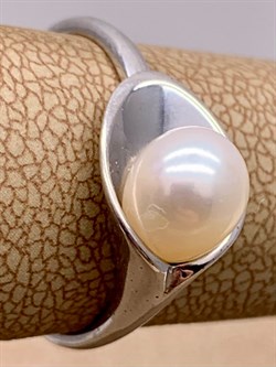 *Кольцо р.17,5 Белый Жемчуг д.6,5*7мм арт. 11500676.0.d-993 Вес 2,42 г - фото 265679 *Кольцо р.17,5 Белый Жемчуг д.6,5*7мм арт. 11500676.0.d-993 Вес 2,42 г - фото 265679