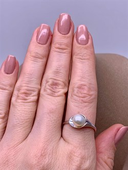 *Кольцо р.19,5 Белый Жемчуг д.6,5*7мм арт. 11500676.0.d-849 Вес 2,58 г - фото 265694