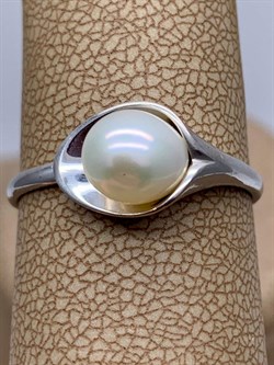 *Кольцо р.19,5 Белый Жемчуг д.6,5*7мм арт. 11500676.0.d-849 Вес 2,58 г - фото 265695